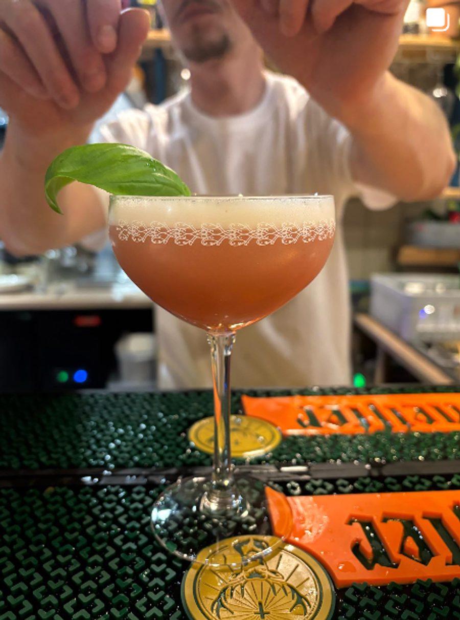 Cocktail signature au basilic